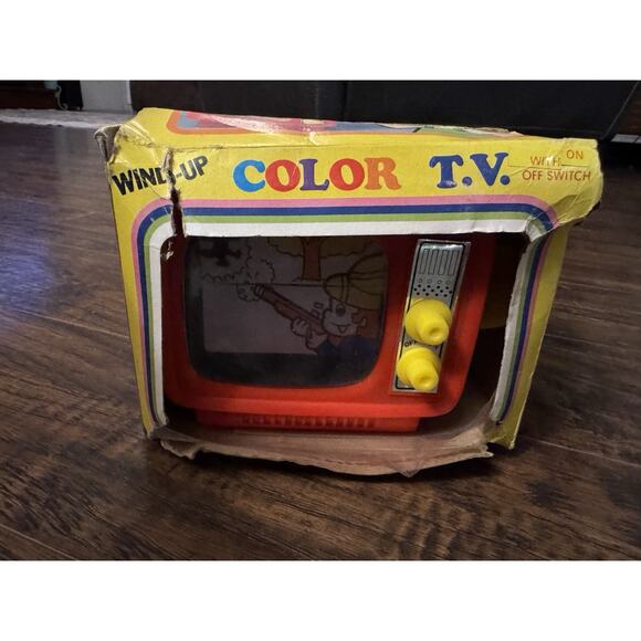 Vintage EMSON Wind Up Color TV 1977 Red Riding Hood - Picture 2 of 8